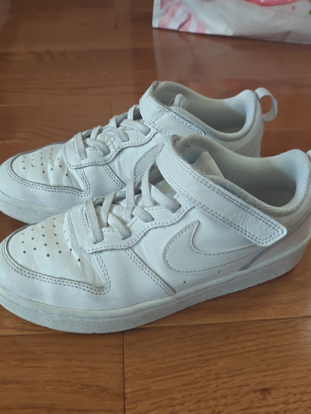 Nike Kids White Low-Top Sneakers with Hook-and-Loop Strap